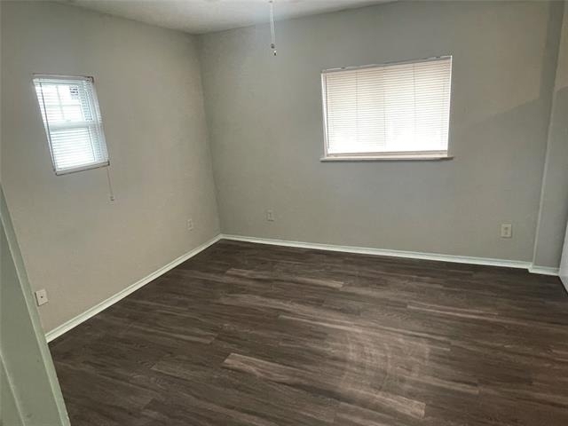 1208 E 8th Street - Photo 3
