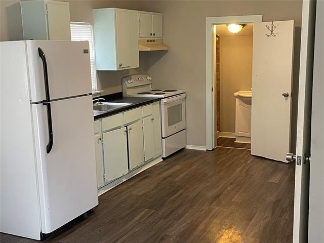 1208 E 8th Street - Photo 2