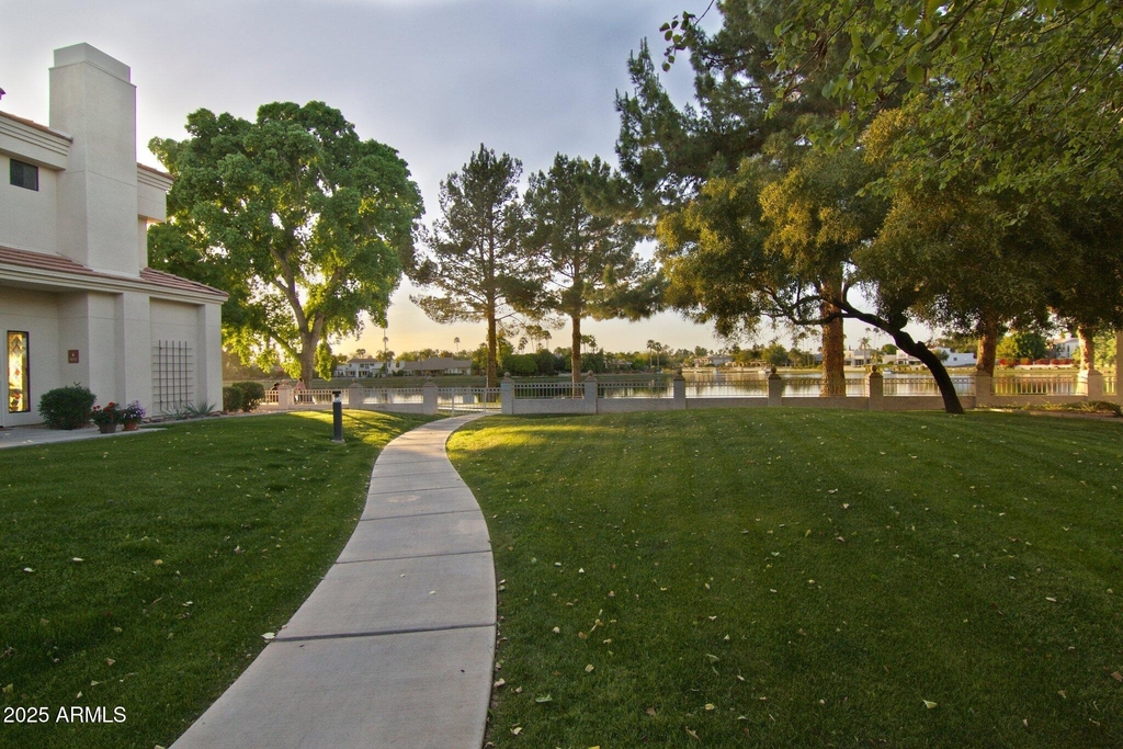 8270 N Hayden Road - Photo 46