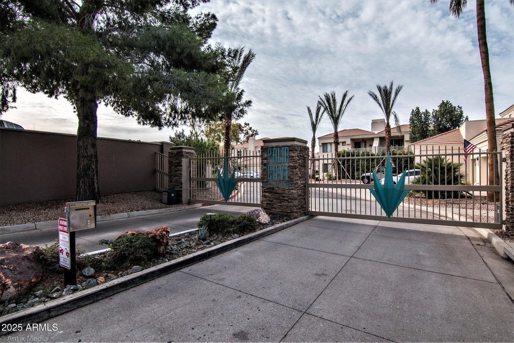 8270 N Hayden Road - Photo 41
