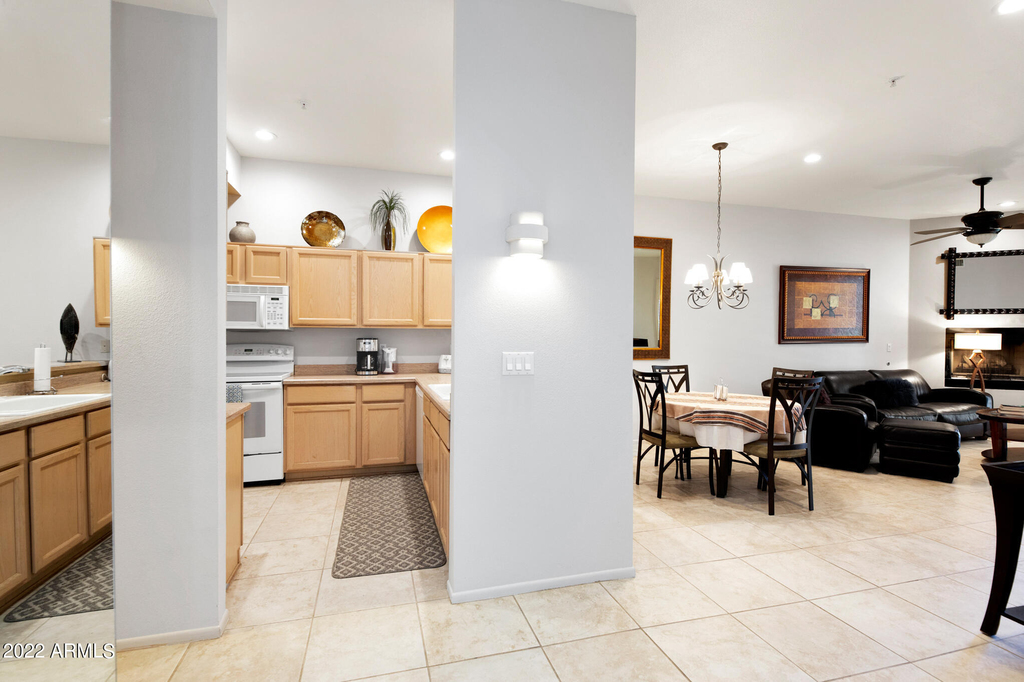 8270 N Hayden Road - Photo 4