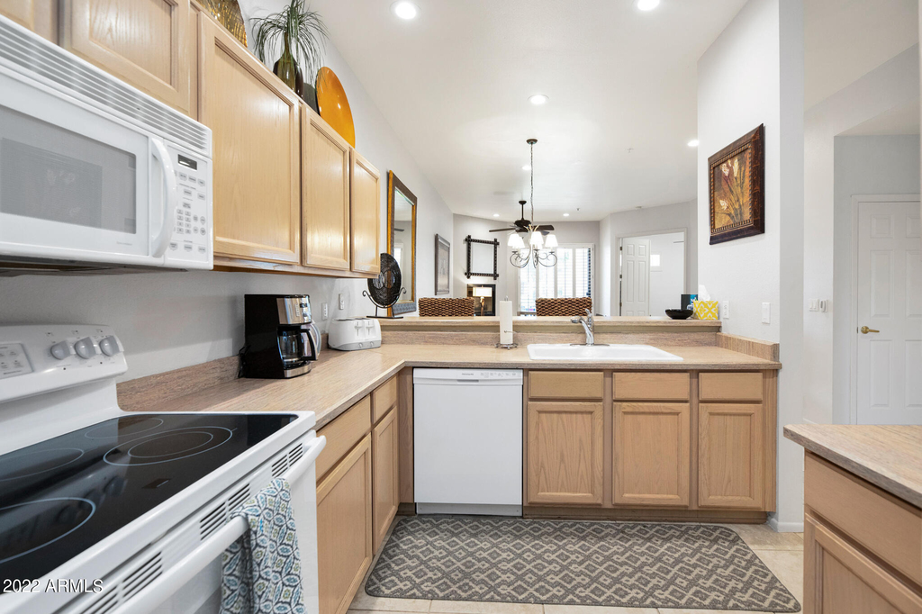 8270 N Hayden Road - Photo 7