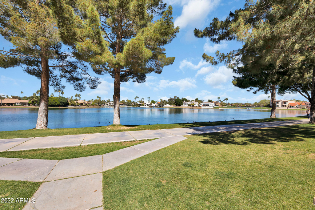 8270 N Hayden Road - Photo 24