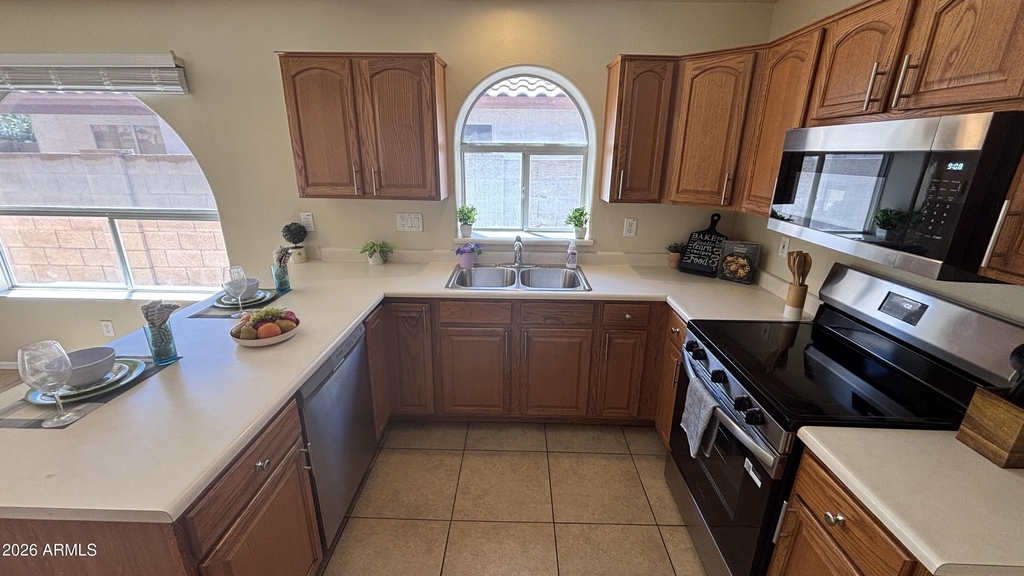 12721 W Palm Lane - Photo 6