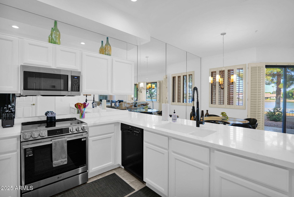 8270 N Hayden Road - Photo 2