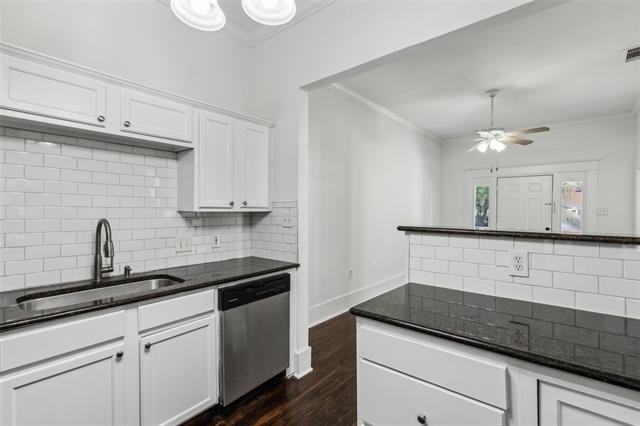 820 W 10th Street - Photo 3