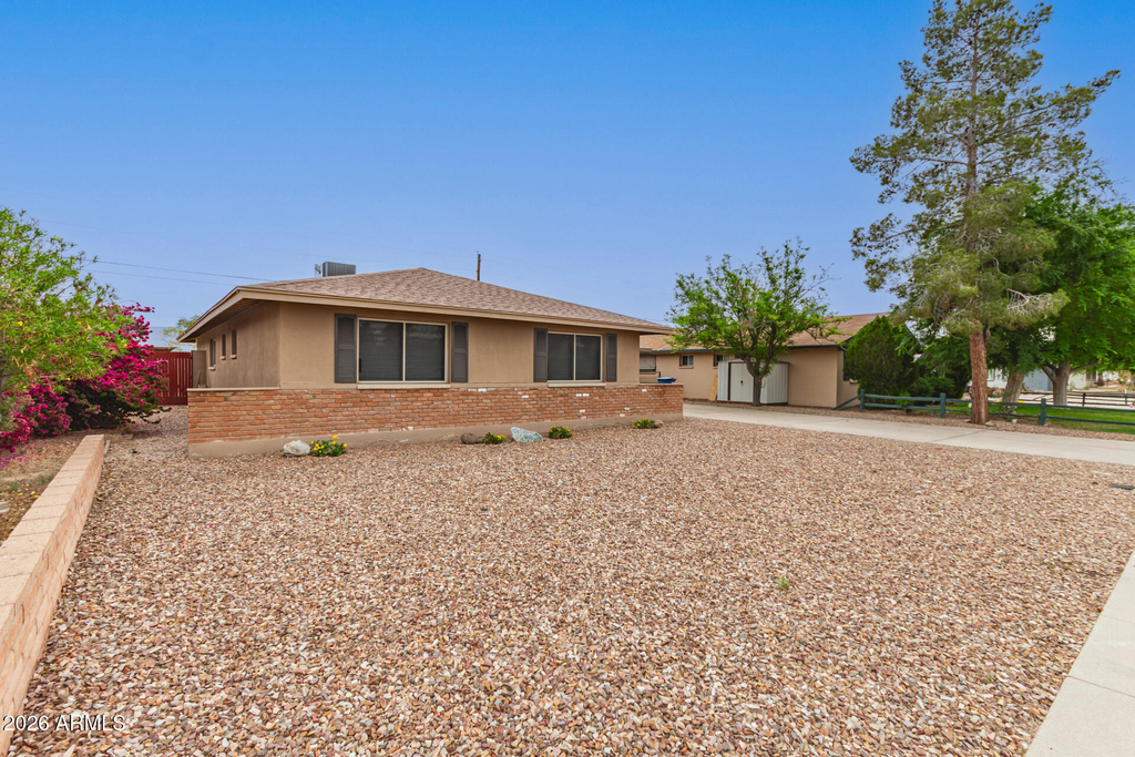 3613 S Kenneth Place - Photo 4