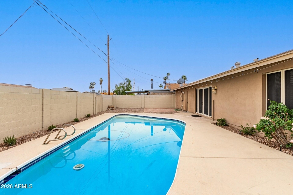 3613 S Kenneth Place - Photo 10