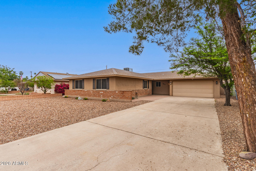 3613 S Kenneth Place - Photo 5