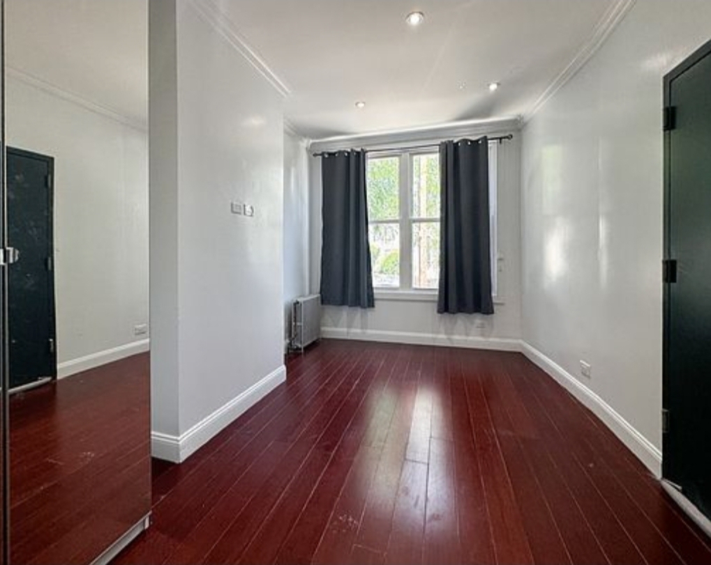 1867 Bleecker Street - Photo 5