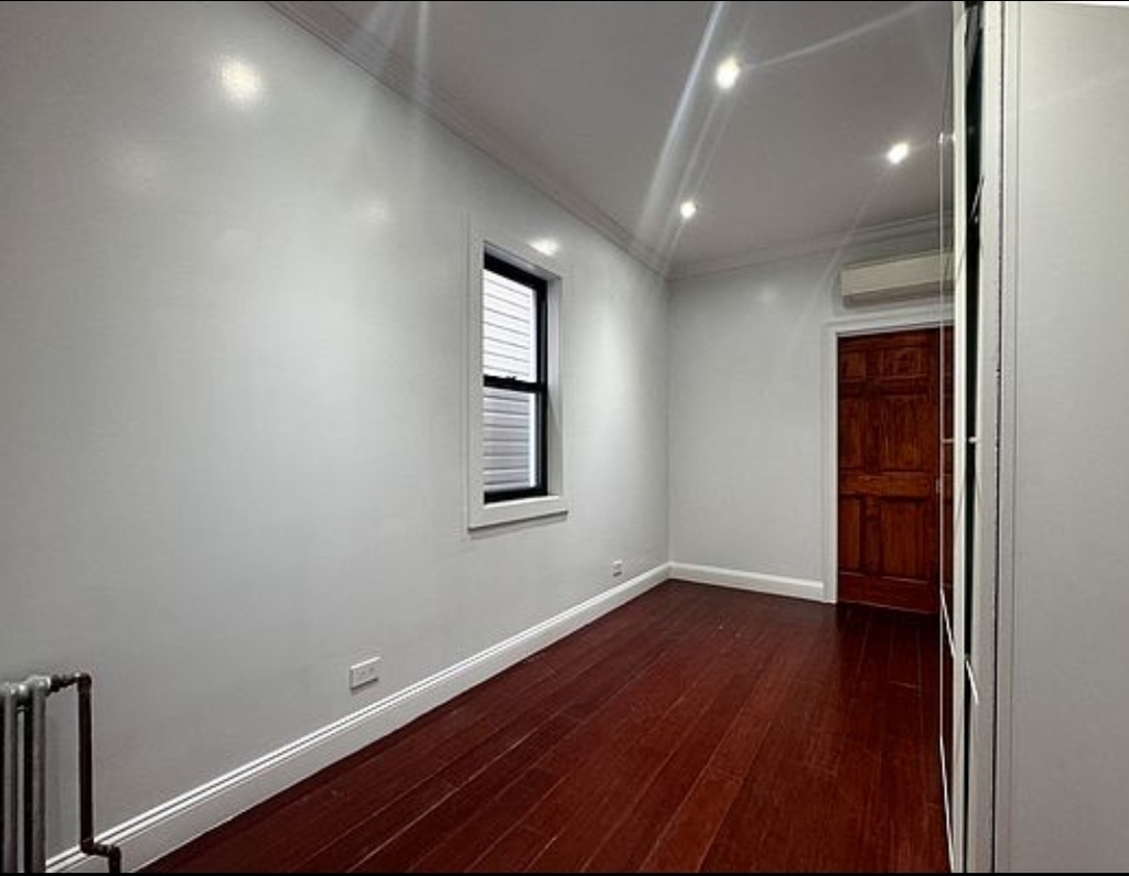 1867 Bleecker Street - Photo 4