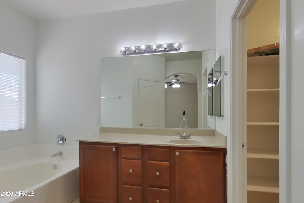 504 W Beautiful Lane - Photo 9