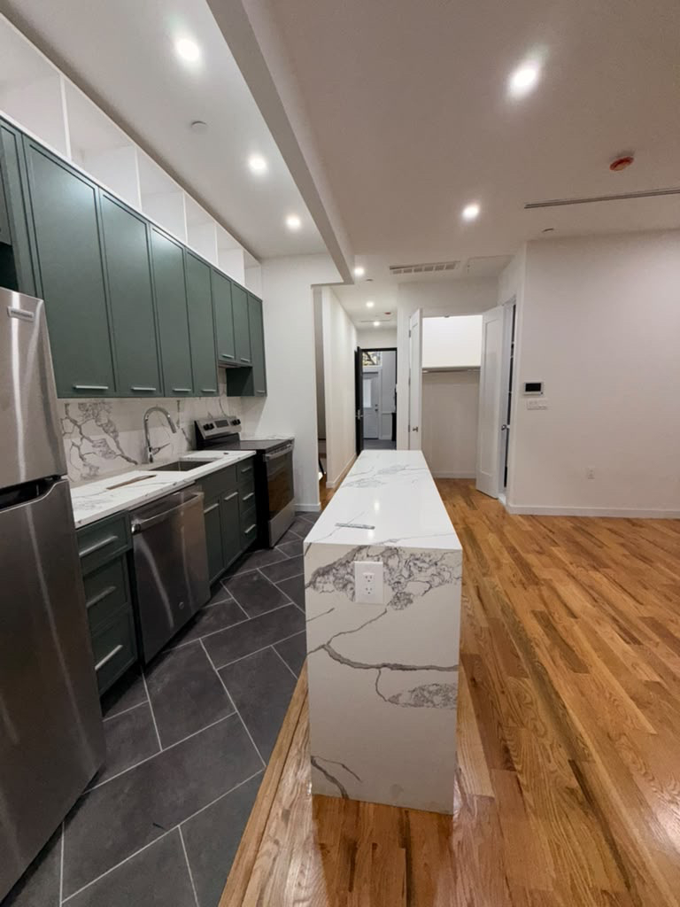384 Chauncey Street - Photo 8