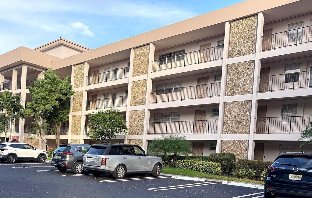 2800 N Palm Aire Drive - Photo 20
