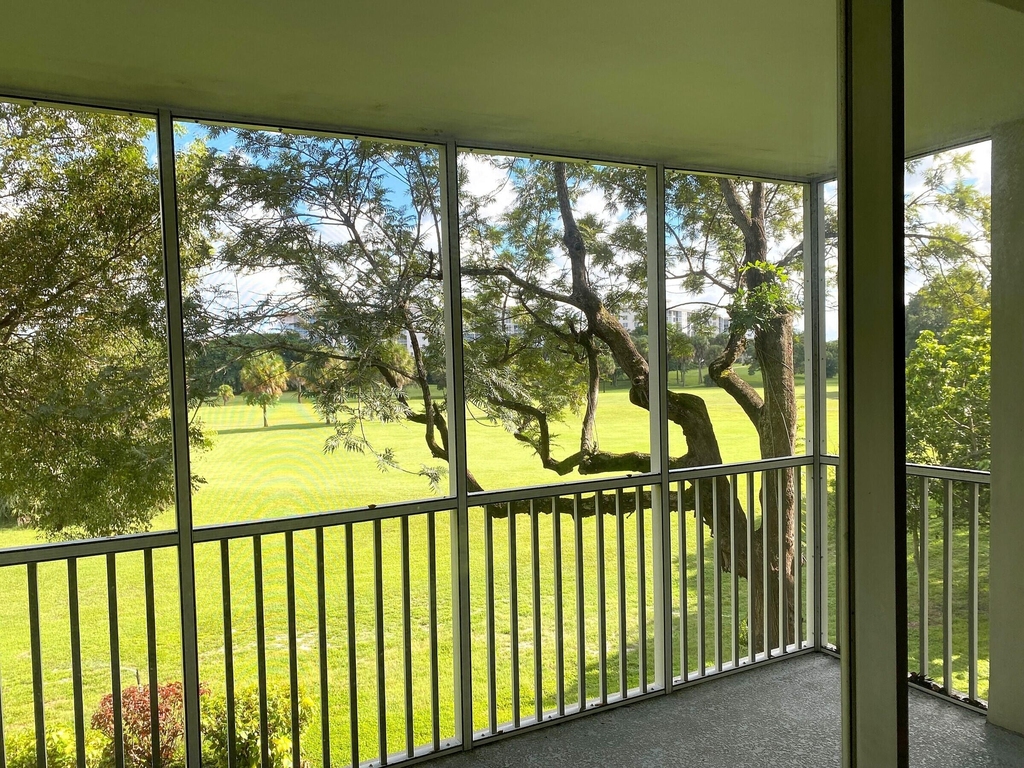 2800 N Palm Aire Drive - Photo 14