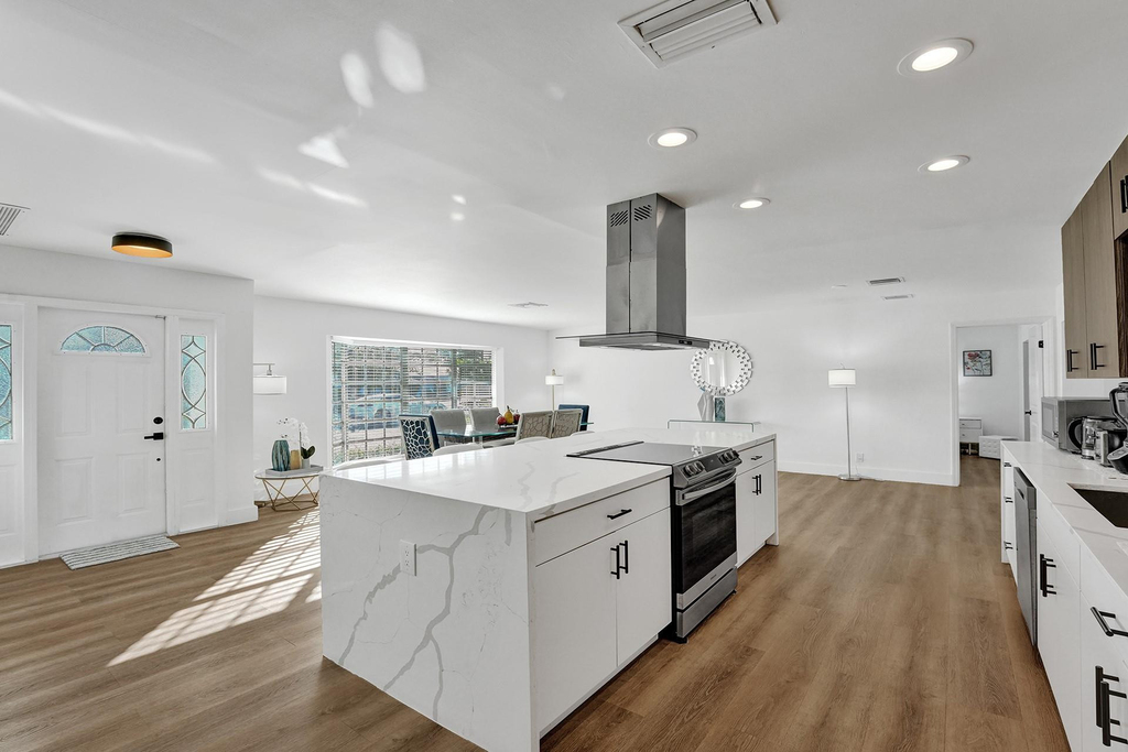 4751 Ne 29th Avenue - Photo 2