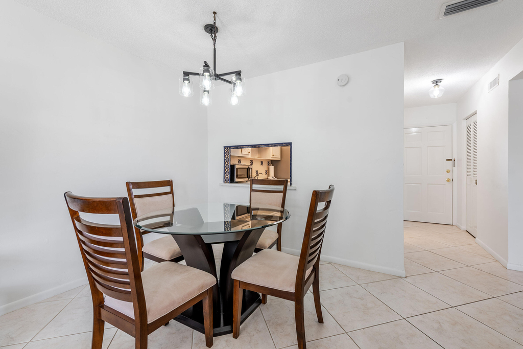 2615 Garden Drive N - Photo 4