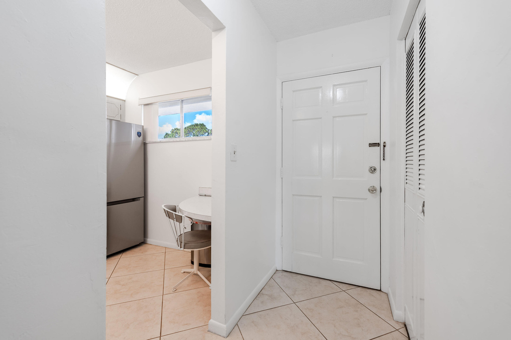 2615 Garden Drive N - Photo 8