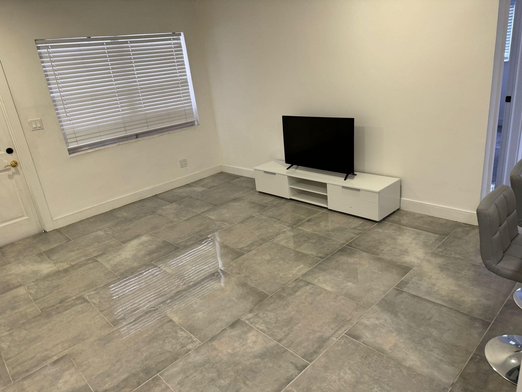 3990 Sw 51st Street - Photo 5