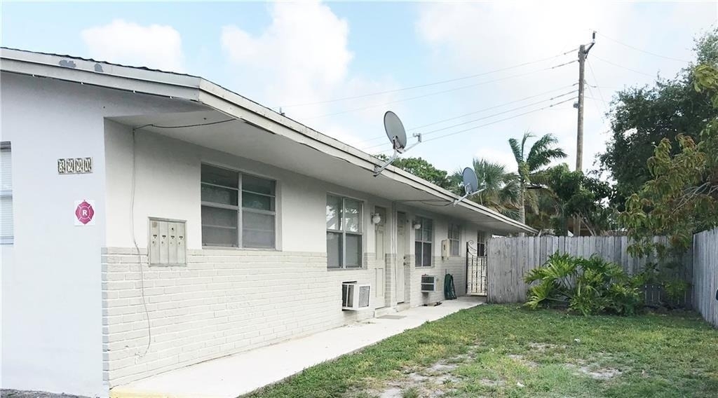 3990 Sw 51st Street - Photo 2