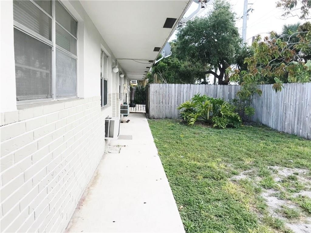 3990 Sw 51st Street - Photo 3