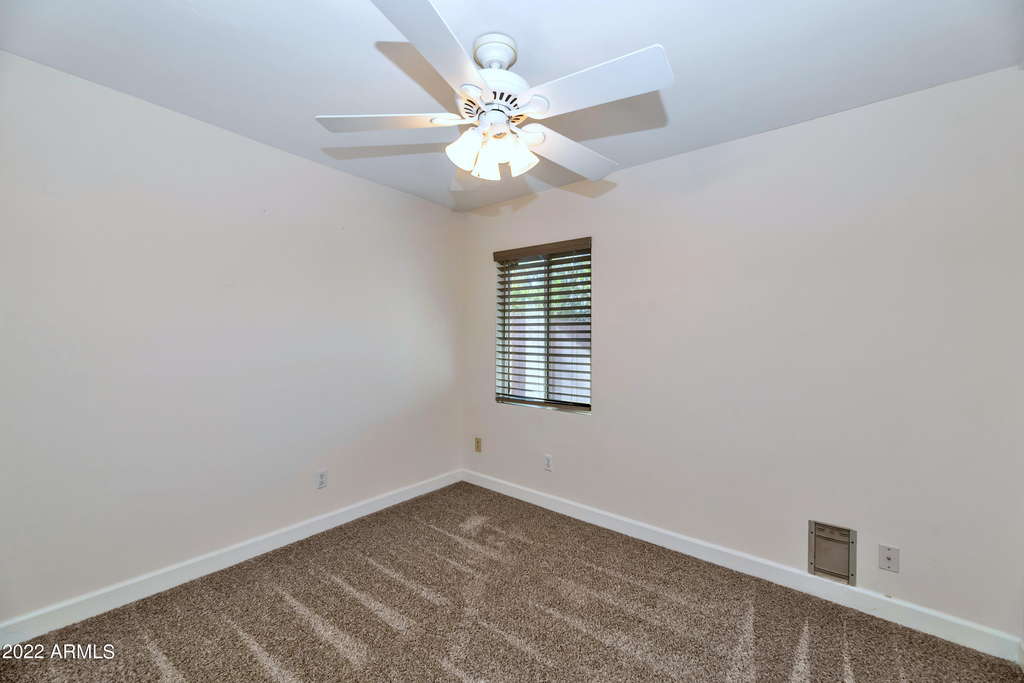 2501 E Highland Avenue - Photo 12