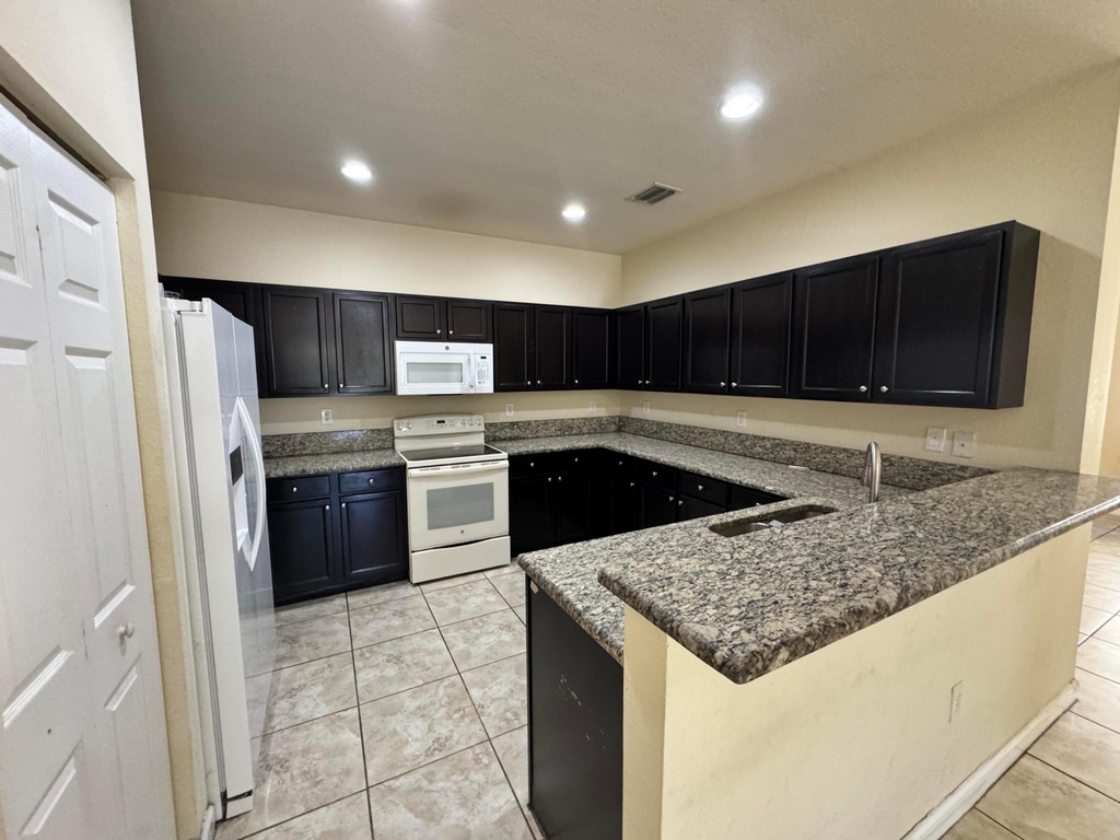 9136 Sw 227th Terrace - Photo 5