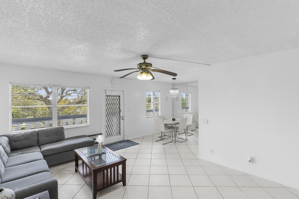 3028 Harwood D - Photo 4