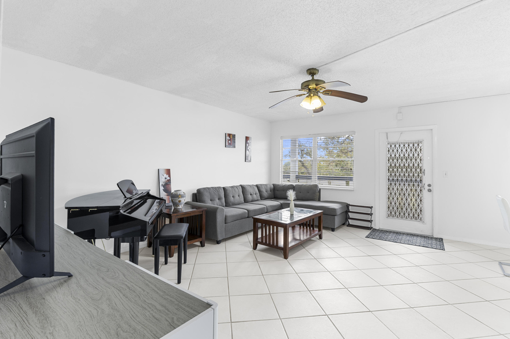3028 Harwood D - Photo 3