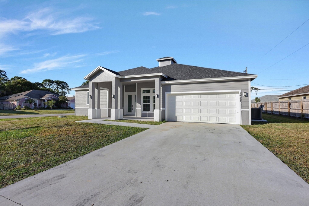 1791 Sw Effland Avenue - Photo 2