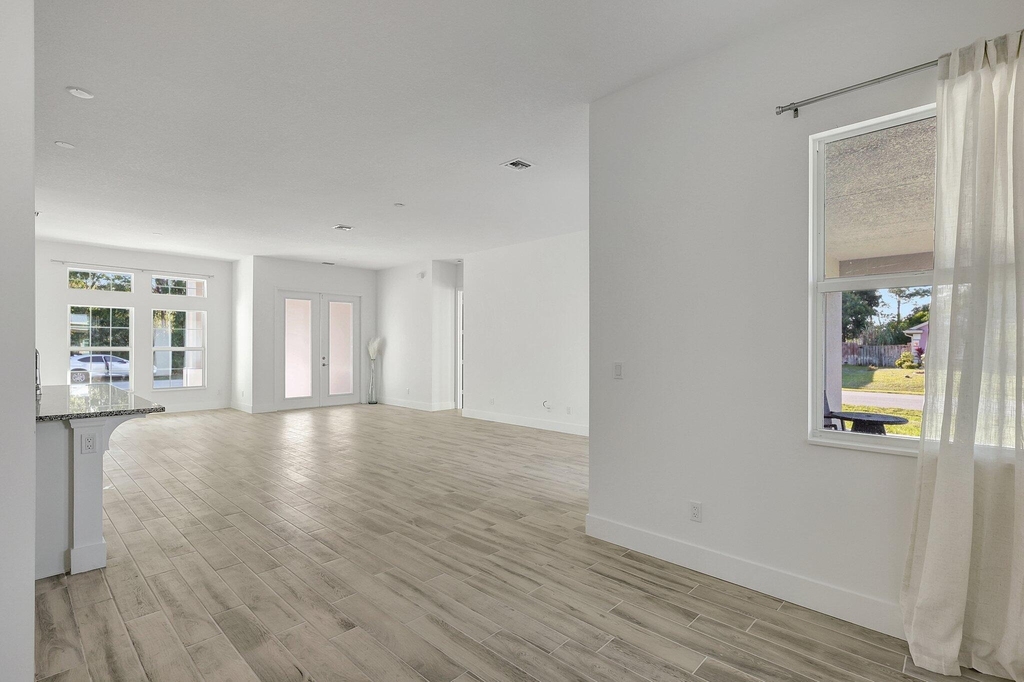 1791 Sw Effland Avenue - Photo 11