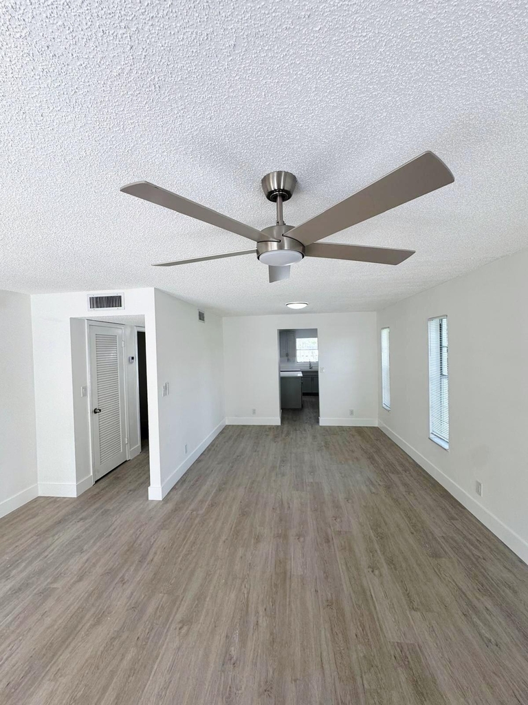 3920 Woodside Drive - Photo 2