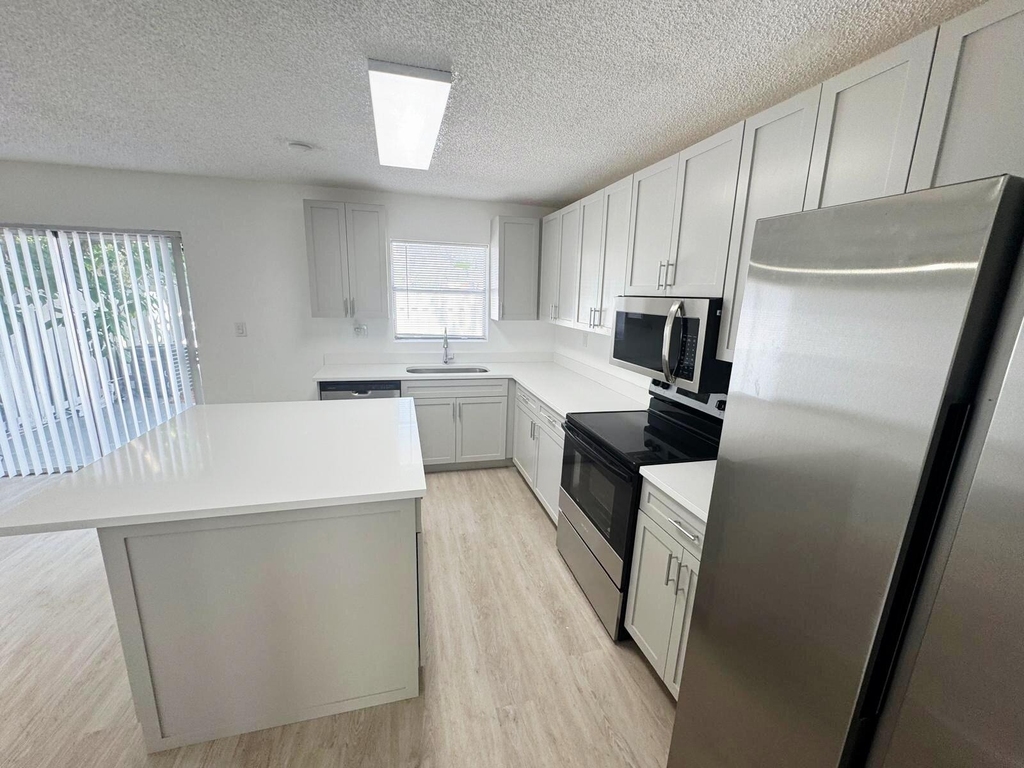 3920 Woodside Drive - Photo 7