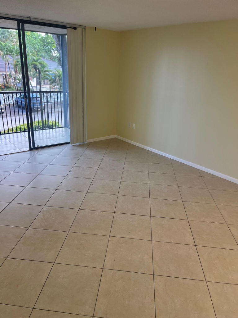 5530 Nw 44th Street - Photo 6