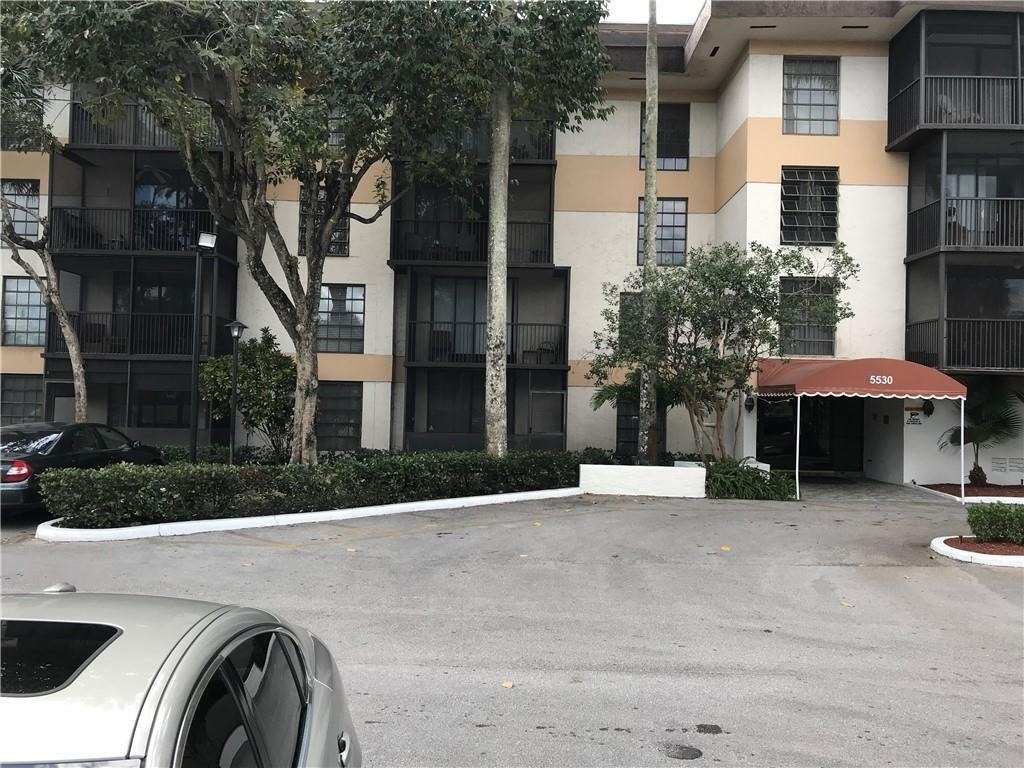 5530 Nw 44th Street - Photo 1
