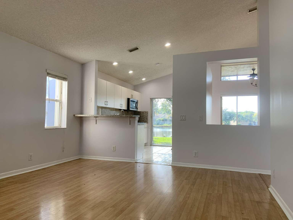 856 Stanton Drive - Photo 5
