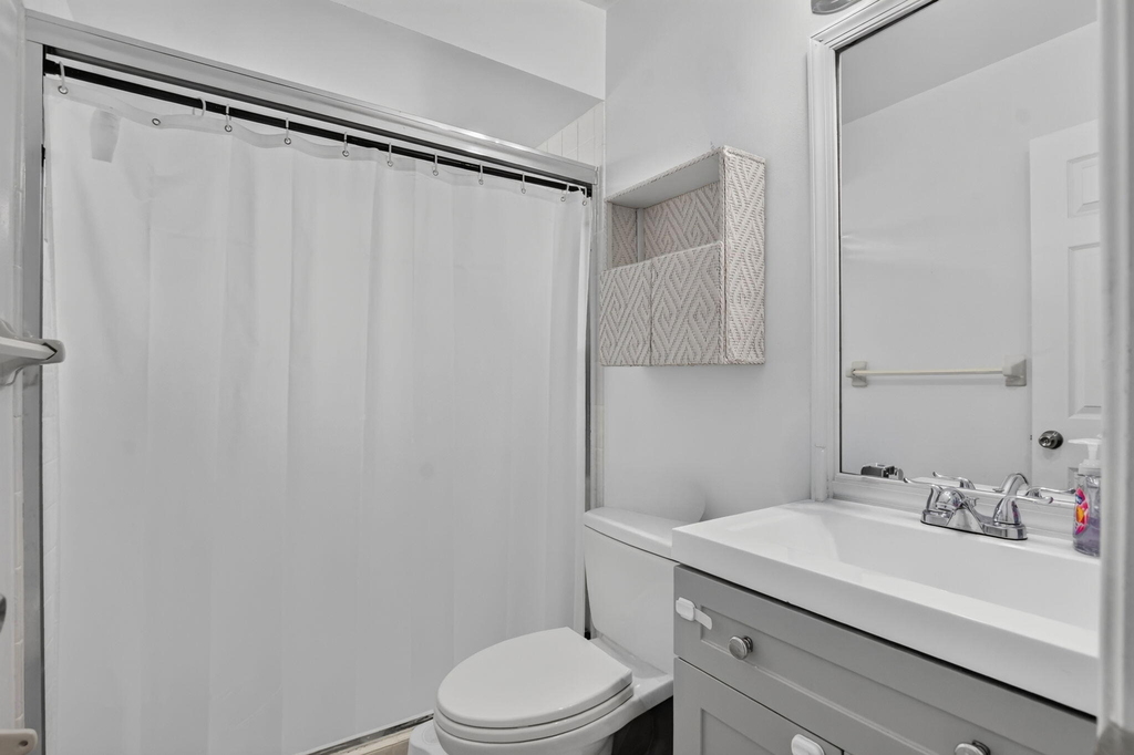 7690 Solimar Circle - Photo 22