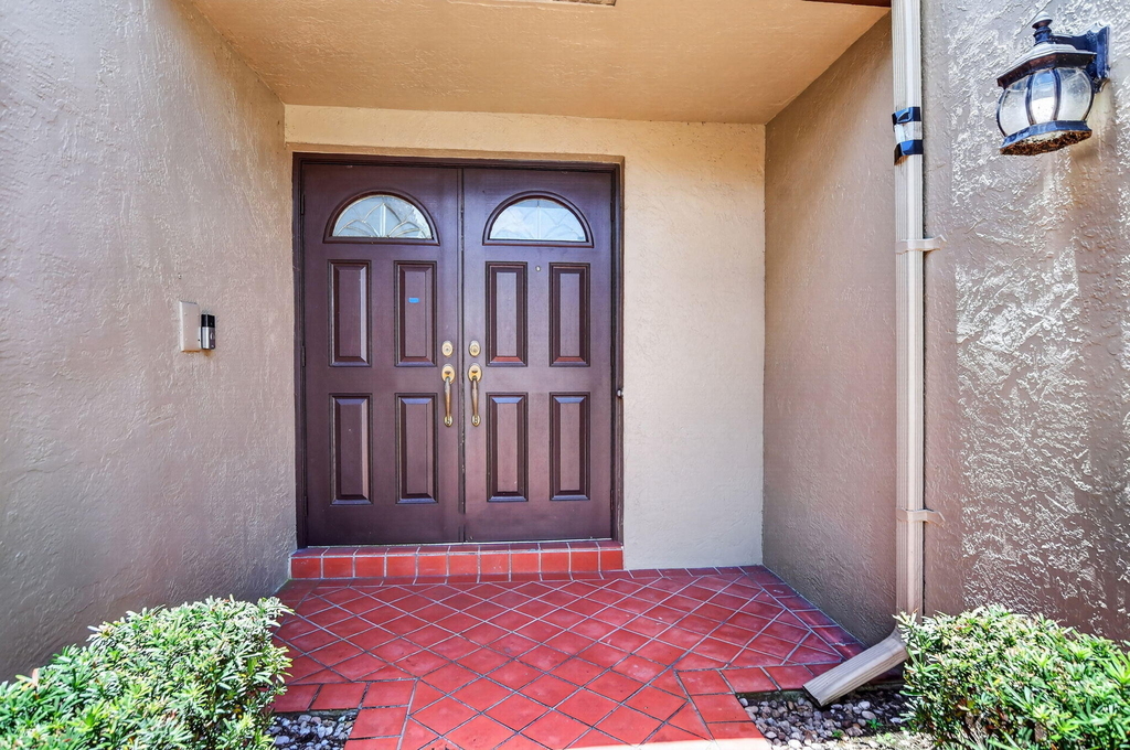 7690 Solimar Circle - Photo 4