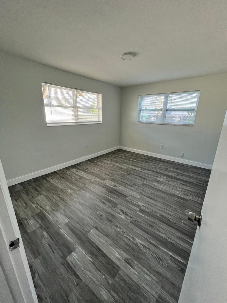 7511 Venetian Street - Photo 16