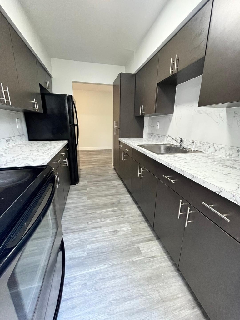 7511 Venetian Street - Photo 6