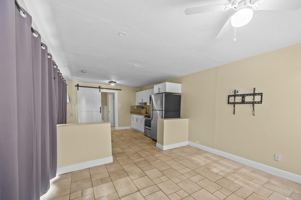 120 Pleasant Place - Photo 1