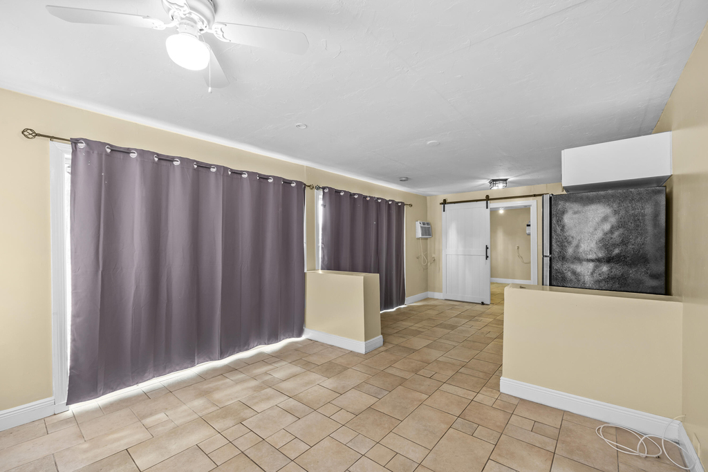 120 Pleasant Place - Photo 2