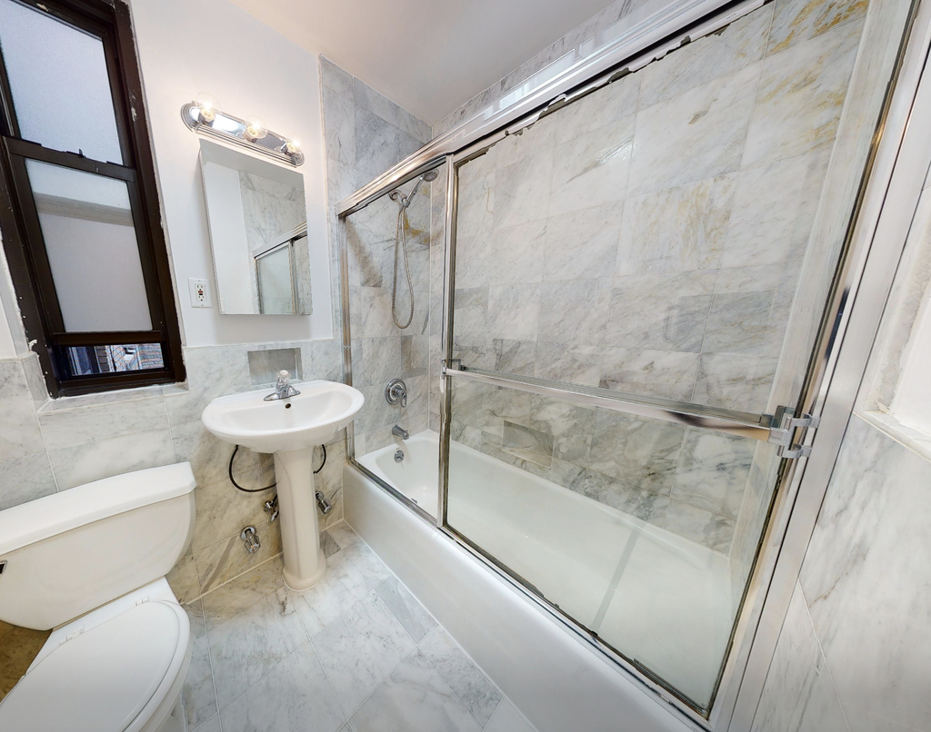 440 East 78th Street - Photo 4