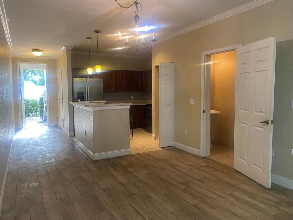 8214 Prestige Commons Drive - Photo 9