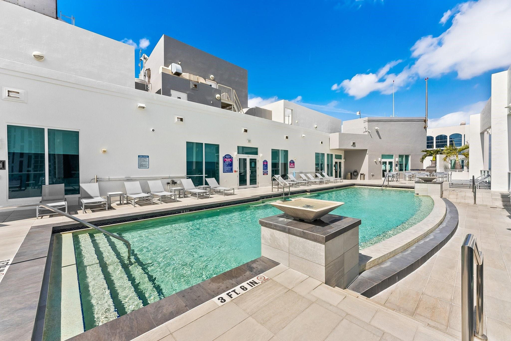 350 Se 2nd Street - Photo 32