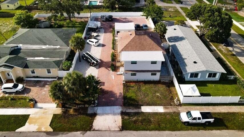 305 Cypress Drive - Photo 9