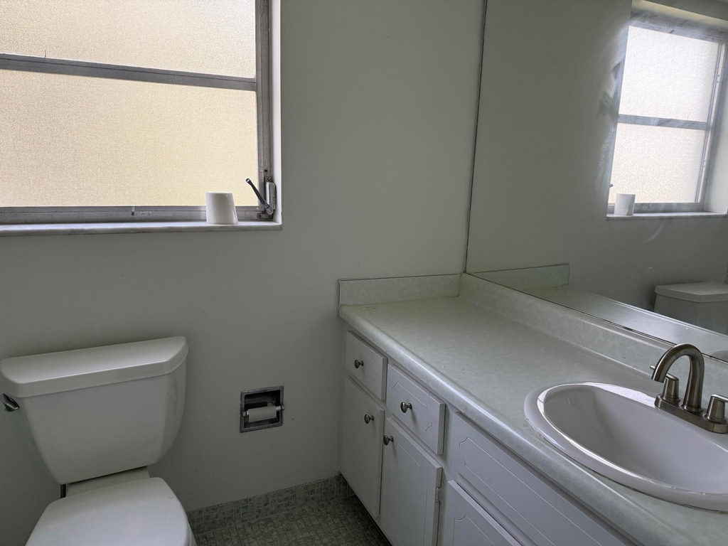 3100 N Palm Aire Drive - Photo 9