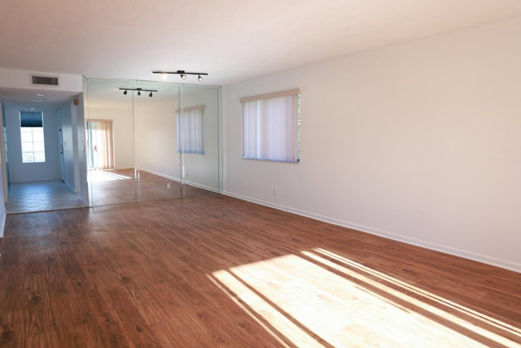 428 Lakeview Drive - Photo 6