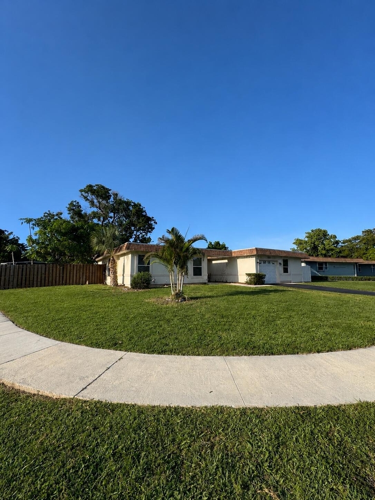 7816 Nw 70th Terrace - Photo 3