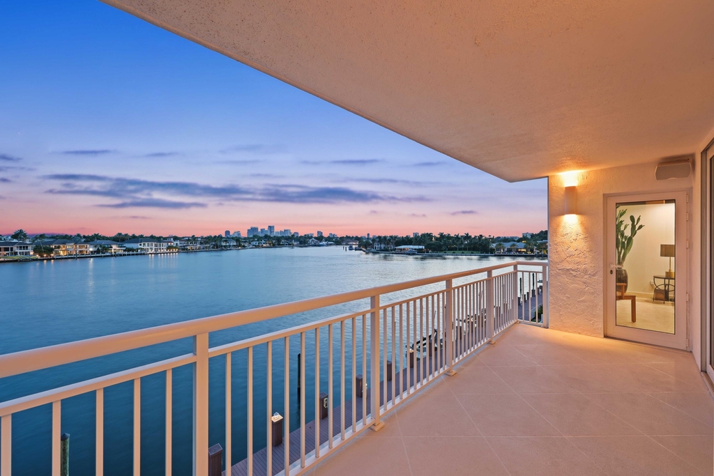 511 Bayshore Drive - Photo 1